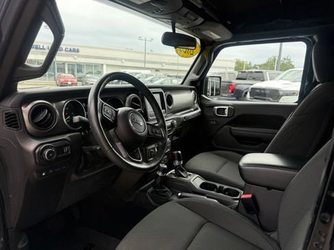 Used 2023 Jeep Wrangler Unlimited w/ Cold Weather Group AWD/4WD image 6