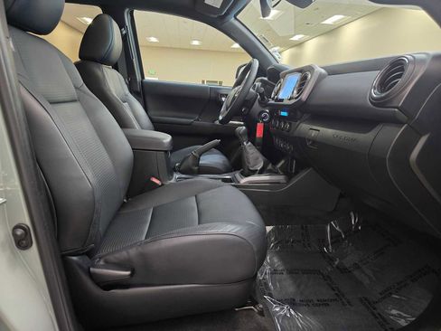 Certified 2023 Toyota Tacoma TRD Off-Road w/ TRD Premium Off Road Package AWD/4WD image 26