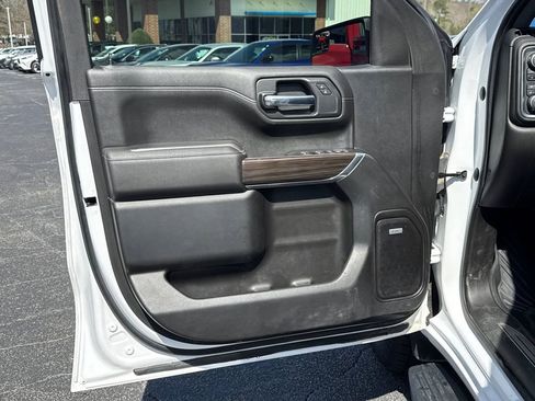 Used 2022 Chevrolet Silverado 1500 LT Trail Boss w/ Convenience Package II image 11