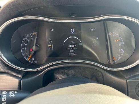 Used 2020 Jeep Grand Cherokee Altitude AWD/4WD image 23