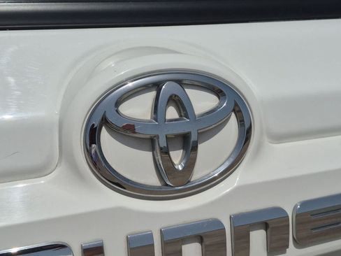 Used 2022 Toyota 4Runner SR5 Premium w/ Moonroof Package AWD/4WD image 30