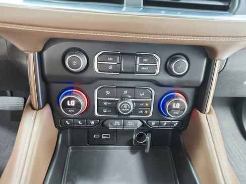 Used 2021 Chevrolet Tahoe High Country RWD image 34