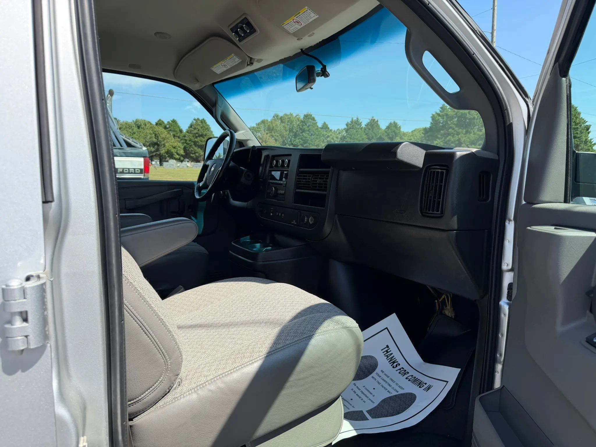 Used 2019 Chevrolet Express 3500 LS RWD image 24