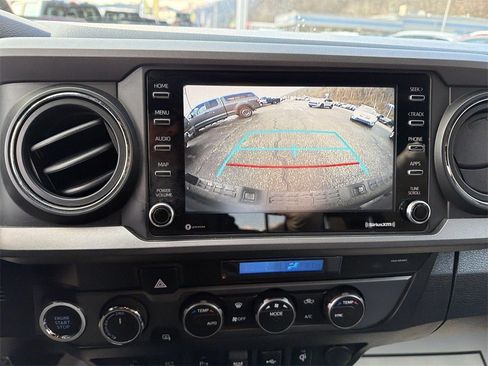 Used 2022 Toyota Tacoma TRD Off-Road image 25