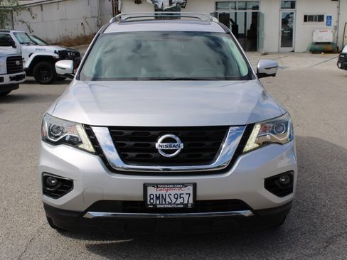 Used 2018 Nissan Pathfinder SL w/ SL Premium Package FWD image 2