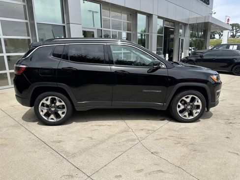 Used 2018 Jeep Compass Limited w/ Navigation Group AWD/4WD image 10