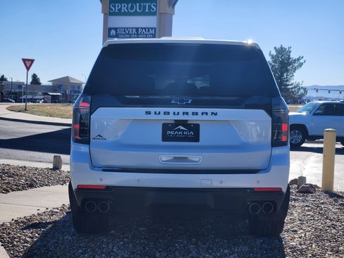 Used 2025 Chevrolet Suburban Z71 w/ Z71 Off-Road Package image 3