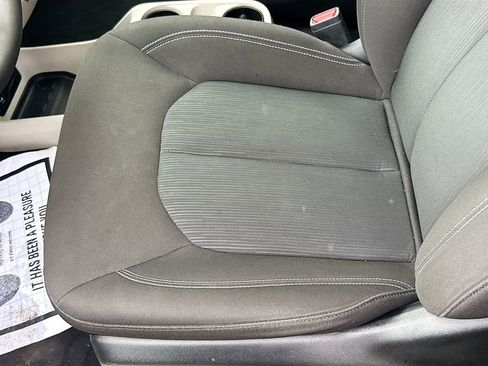 Used 2023 Chrysler Voyager LX FWD image 21