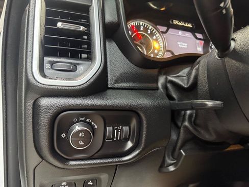 Used 2019 RAM 1500 Big Horn AWD/4WD image 22