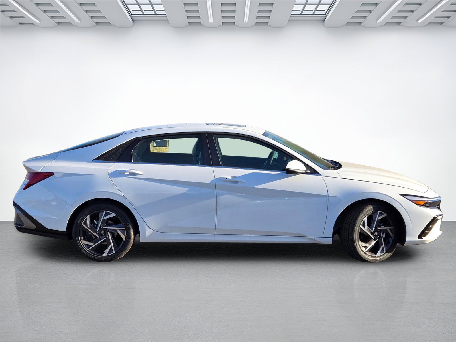 New 2026 Hyundai Elantra Limited FWD image 2