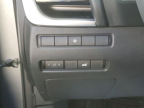 Used 2022 Nissan Rogue SV w/ SV Premium Package image 16