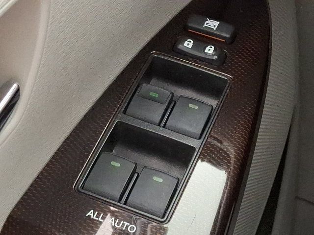 Used 2011 Toyota Venza AWD image 22