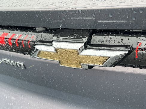 New 2026 Chevrolet Equinox EV LT image 8