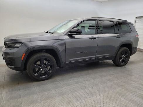Used 2023 Jeep Grand Cherokee L Laredo RWD image 2