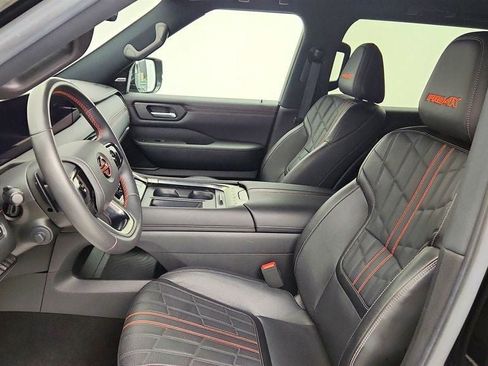 Used 2025 Nissan Armada PRO-4X AWD/4WD image 19