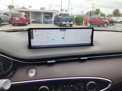 Used 2022 Genesis GV70 2.5T w/ Advanced Package image 40