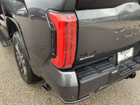 Used 2023 Toyota Tundra Platinum AWD/4WD image 38