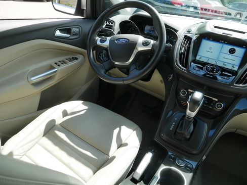 Used 2016 Ford Escape Titanium FWD image 9