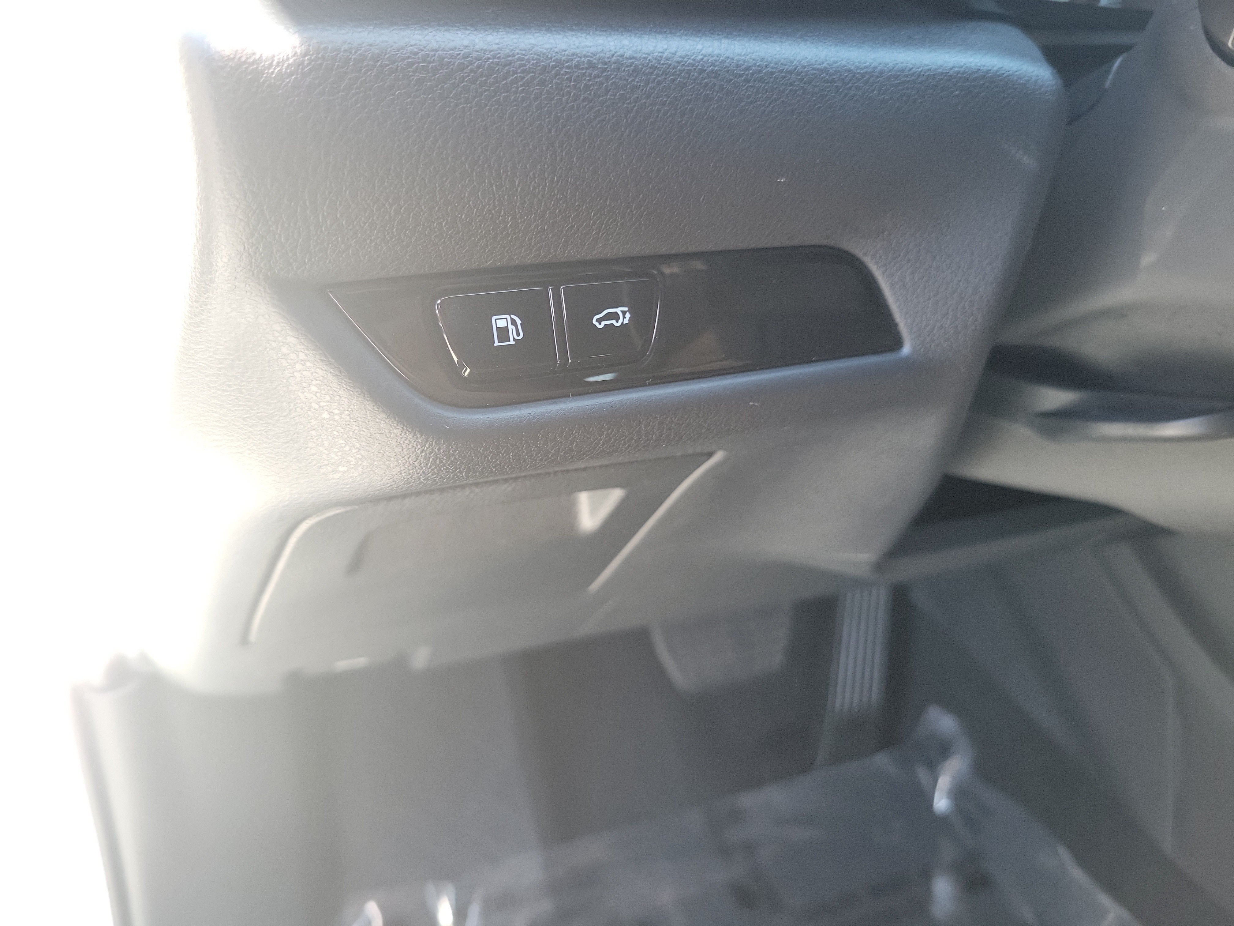 Used 2025 Lexus NX 250 FWD w/ Accessory Package (Z2) image 23