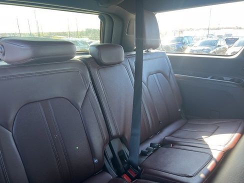 Used 2024 Ford Expedition Max Limited image 8