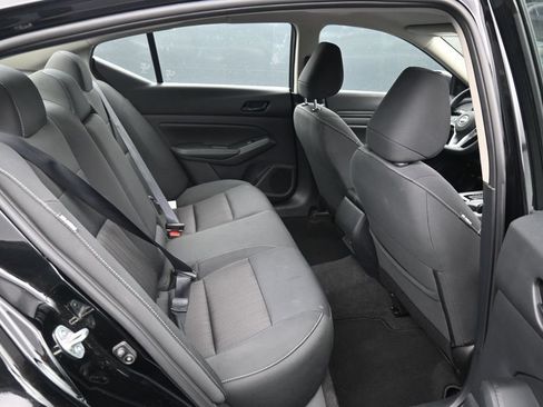 Used 2025 Nissan Altima 2.5 SV FWD image 13