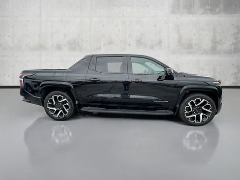 New 2024 Chevrolet Silverado EV RST image 4