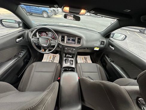 Used 2020 Dodge Charger SXT w/ Blacktop Package image 5