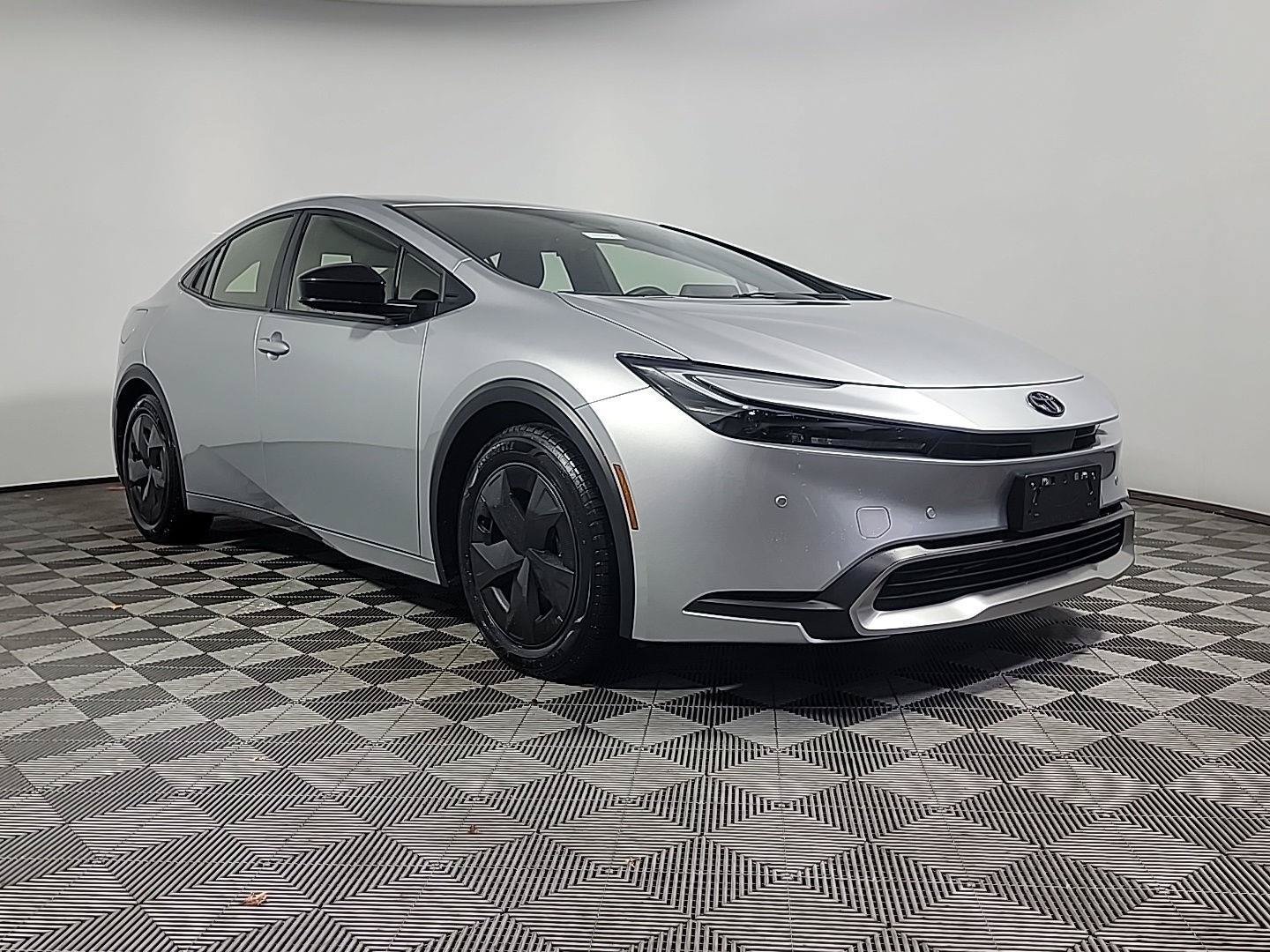 Used 2026 Toyota Prius Plug-In Hybrid FWD image 1