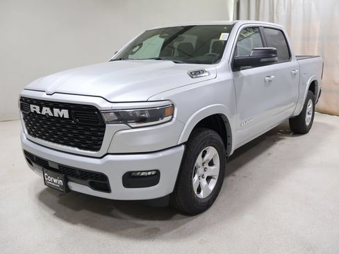 New 2026 RAM 1500 4x4 Crew Cab image 3