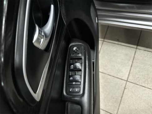 Used 2015 Chrysler 200 C w/ Navigation & Sound Group I image 22