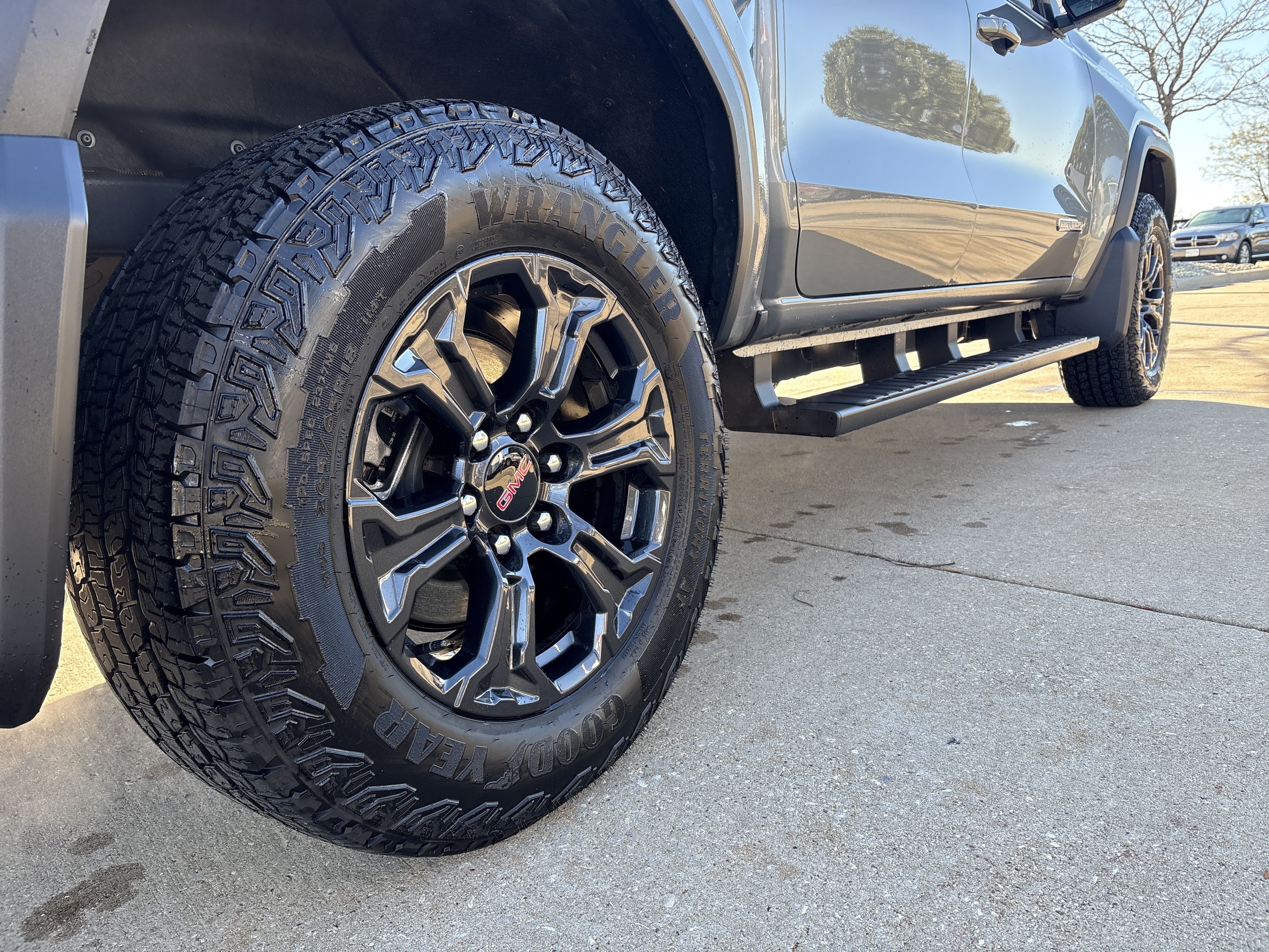 Used 2025 GMC Canyon Elevation w/ Convenience Package AWD/4WD image 9