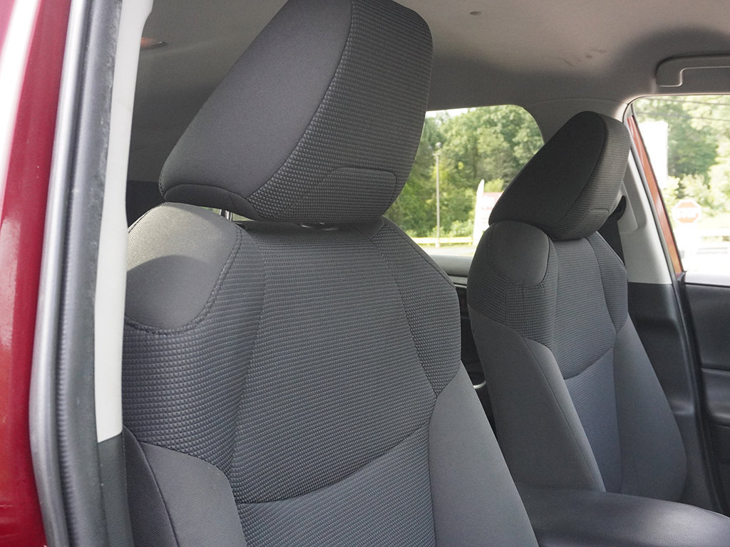 Used 2020 Toyota RAV4 LE FWD image 25