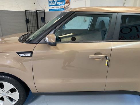 Used 2015 Kia Soul Base 4dr Crossover 6A image 12