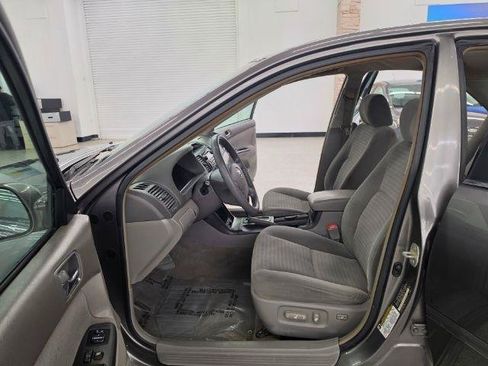 Used 2005 Toyota Camry FWD image 28