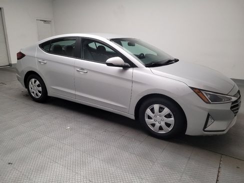 Used 2019 Hyundai Elantra SE FWD image 11
