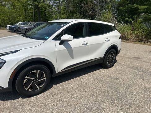 Used 2023 Kia Sportage LX AWD/4WD image 4