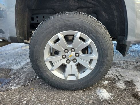 Used 2022 Chevrolet Colorado LT w/ LT Convenience Package image 5