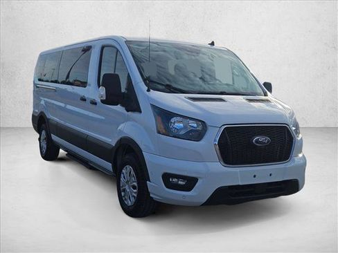 Used 2023 Ford Transit 350 XLT image 3