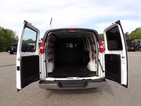 Used 2020 GMC Savana 2500 w/ Driver Convenience Package RWD image 41