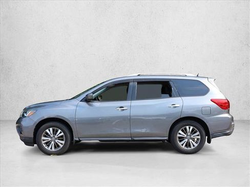 Used 2018 Nissan Pathfinder SV AWD/4WD image 8