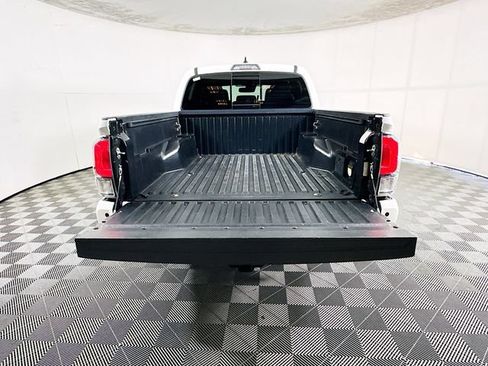 Used 2022 Toyota Tacoma Limited RWD image 31
