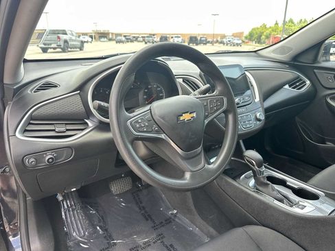 Used 2023 Chevrolet Malibu LT FWD image 16