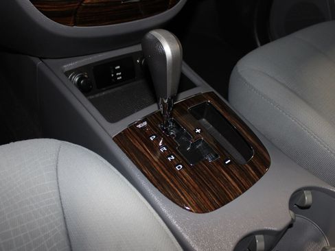 Used 2012 Hyundai Santa Fe GLS FWD image 18