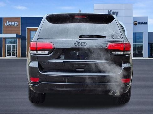 Used 2022 Jeep Grand Cherokee Laredo X AWD/4WD image 4