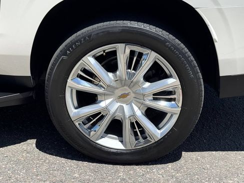 Used 2022 Chevrolet Suburban High Country AWD/4WD image 13