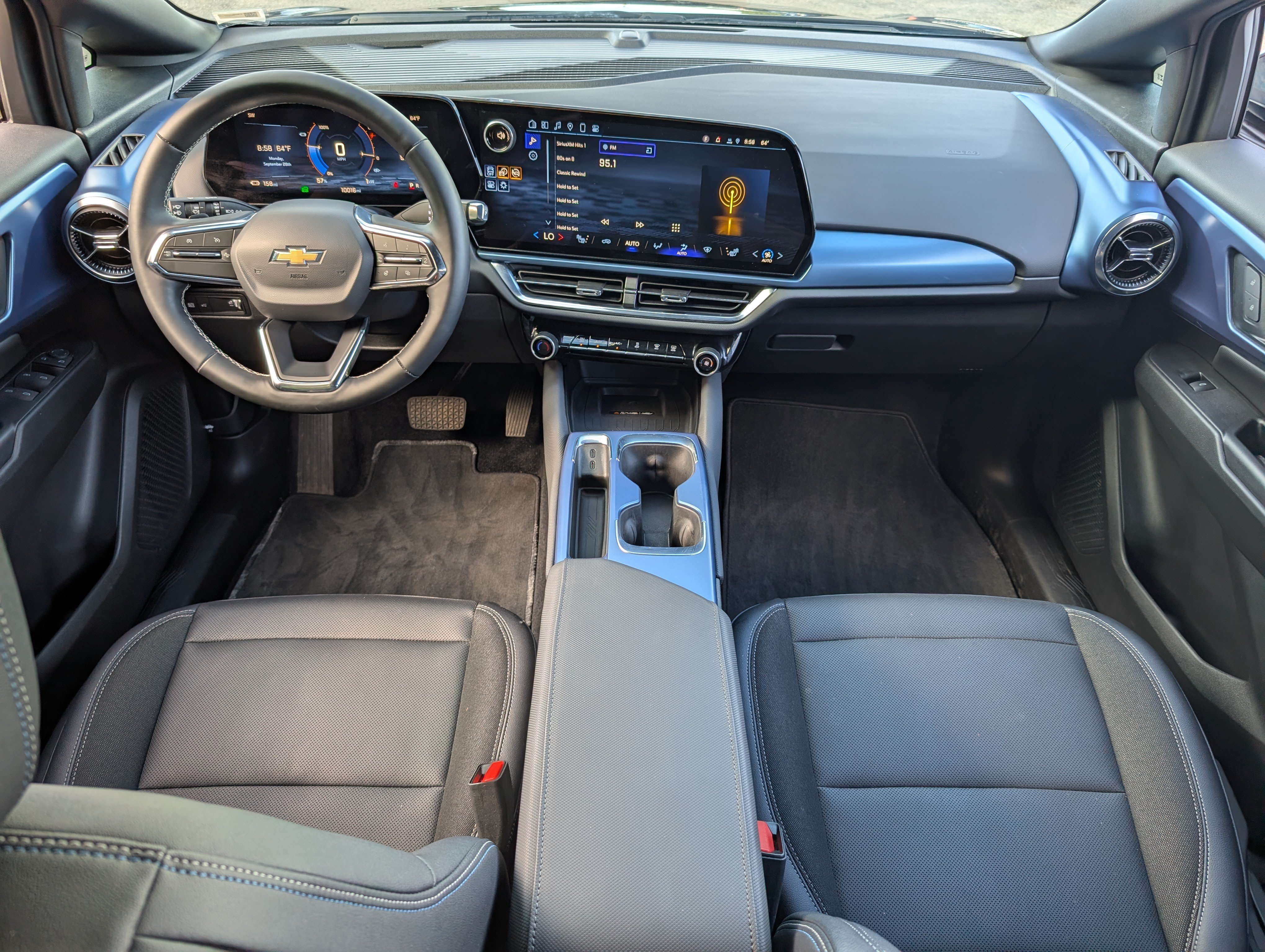 Used 2025 Chevrolet Equinox EV LT w/ Convenience Package AWD/4WD image 23