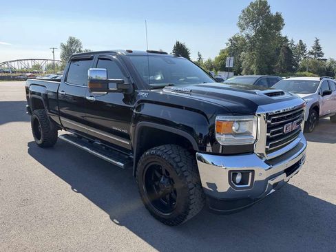 Used 2017 GMC Sierra 3500 SLT w/ Driver Alert Package AWD/4WD image 2