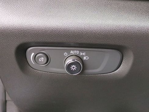 Certified 2023 Chevrolet Traverse LT image 18