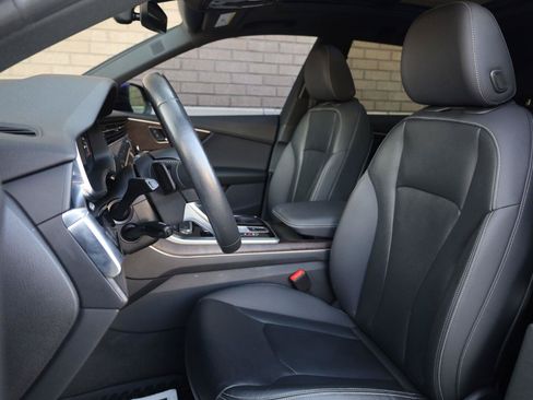 Used 2019 Audi Q8 Premium Plus w/ Premium Plus AWD/4WD image 15