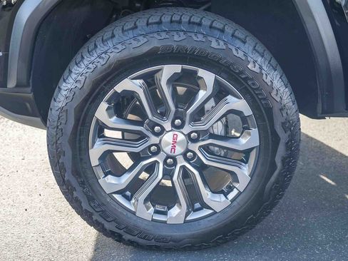 Used 2024 GMC Canyon Denali AWD/4WD image 10
